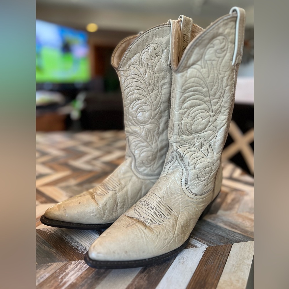 ACME vintage boots, size 9